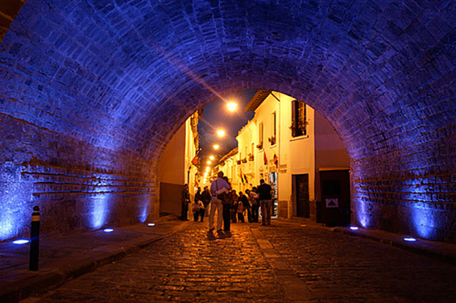 Quito tours at night