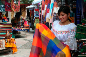 OTAVALOS EN TIERRA DE NEGROS, Vistiendo ropa abrigada en ti…