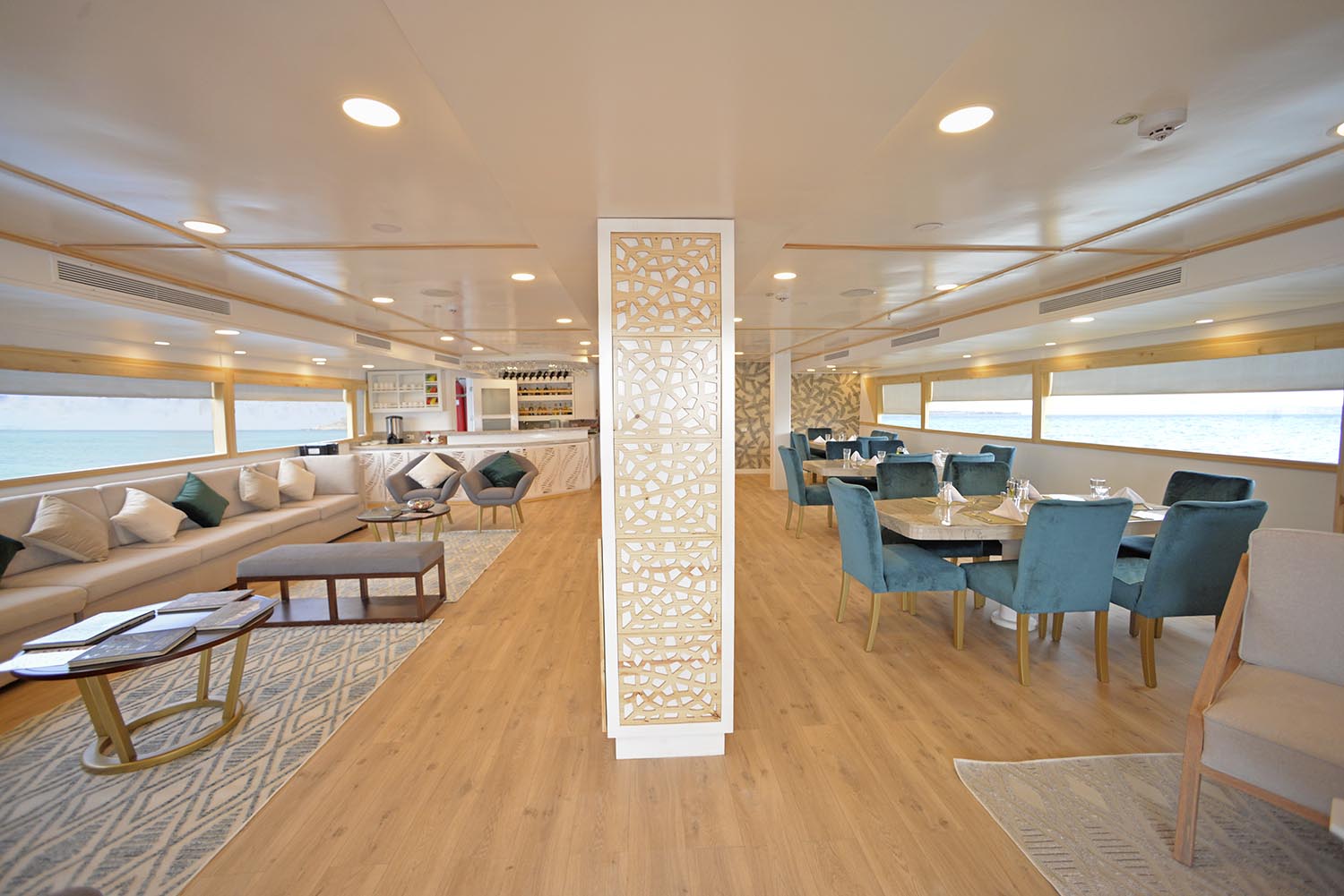Sea Star lounge and dining area | Galapagos cruise